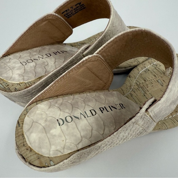Donald J. Pliner Malone Leather Wedge Thong Sandals Size 5.5 - Picture 6 of 10
